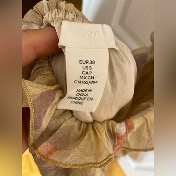 H&M Cut Out V-Neck Frill Flowy Back Tie Floral Draping Maxi Dress Size Small - Picture 12 of 13